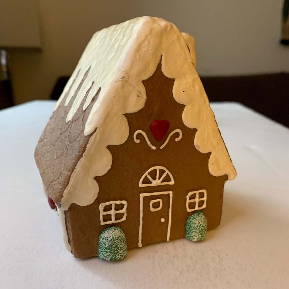 VTG Salem Collection Little Ginger Town Gingerbread House - Seasonal Cleanout